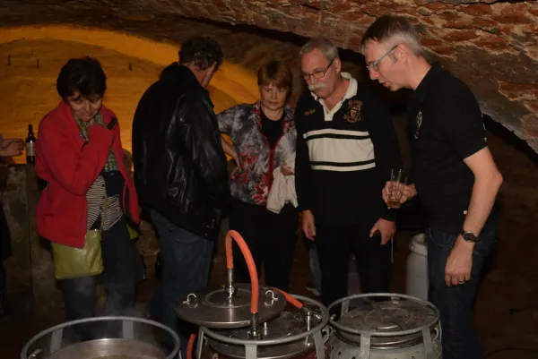 Drost van Wageningen brouwen in gewelfkelder bij museum Casteelse Poort